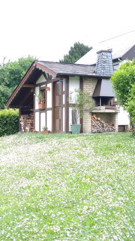Gaestehaus Kiesgen-Mendgen Bernkastel-Kues Bagian luar foto